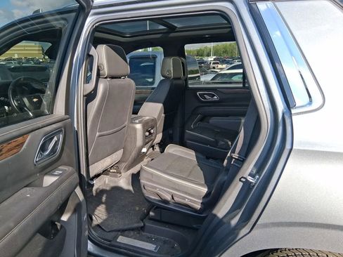 Used 2021 Chevrolet Tahoe Premier w/ Premium Package AWD/4WD image 5