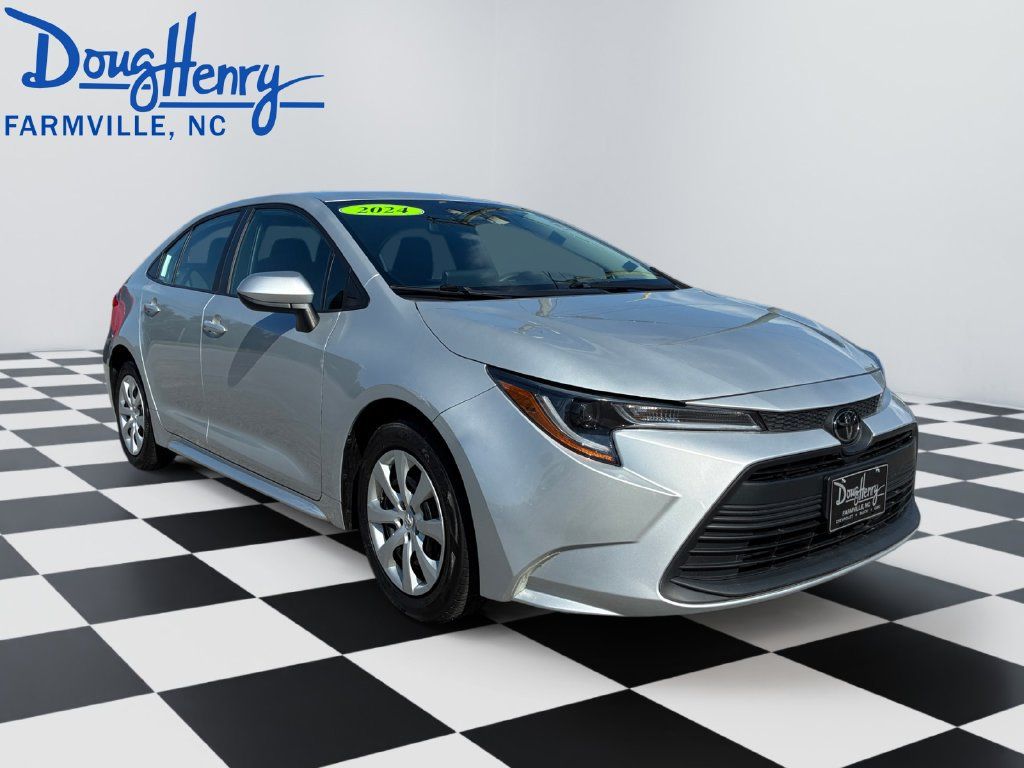 Used 2024 Toyota Corolla LE FWD image 7