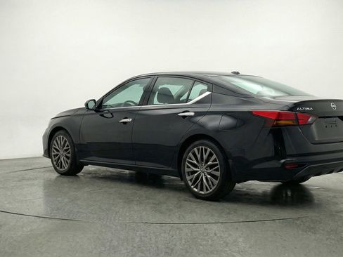 Used 2025 Nissan Altima 2.5 SV image 6