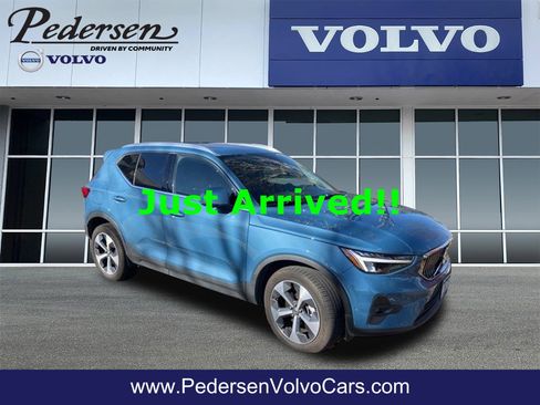 Certified 2023 Volvo XC40 B5 Plus w/ Driver Assist Package image 1