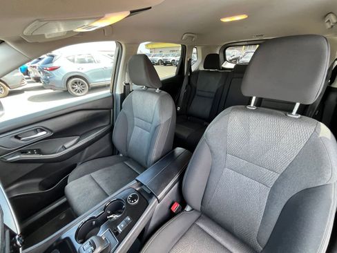 Used 2025 Nissan Rogue SV image 34