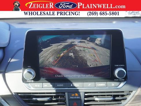 Used 2024 Nissan Altima 2.5 SV image 14