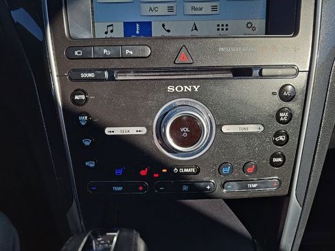 Used 2018 Ford Explorer Limited w/ Equipment Group 301A image 23