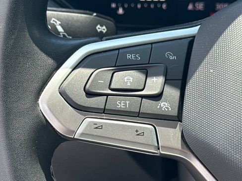 Certified 2023 Volkswagen Taos SE w/ Black Wheel Package FWD image 33