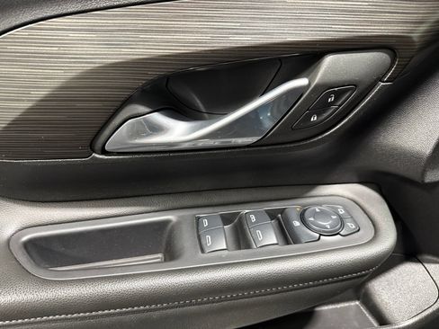Used 2024 GMC Terrain SLE FWD image 19