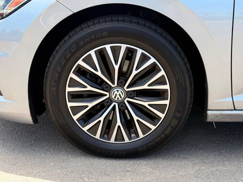 Used 2019 Volkswagen Jetta SE FWD image 13