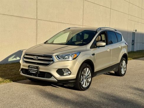 Used 2017 Ford Escape Titanium AWD/4WD image 3