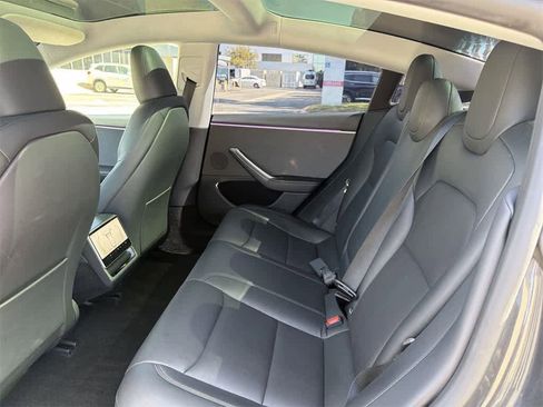 Used 2024 Tesla Model 3 Standard Range image 30