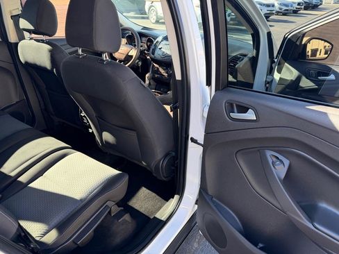 Used 2017 Ford Escape SE FWD image 8