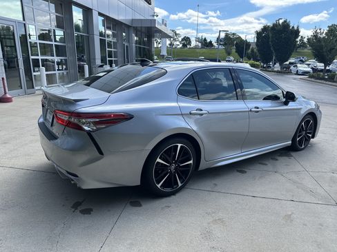Used 2019 Toyota Camry XSE FWD image 6