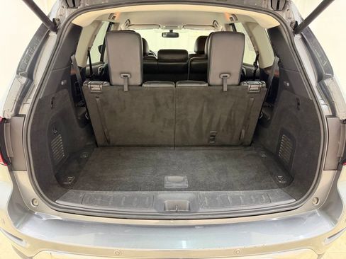 Used 2019 Nissan Pathfinder SL AWD/4WD image 5