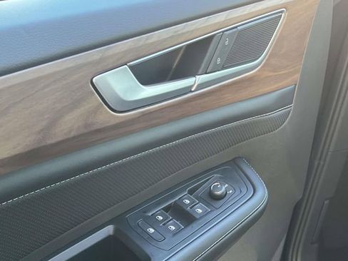 New 2026 Volkswagen Atlas SE FWD image 10