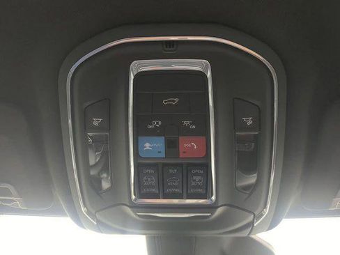 Certified 2025 Jeep Grand Cherokee L Limited w/ Luxury Tech Group II image 25