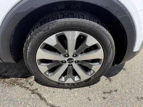 Certified 2022 Kia Telluride EX w/ EX Premium Package FWD image 18