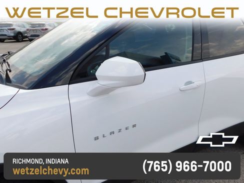 Used 2025 Chevrolet Blazer LT AWD/4WD image 11