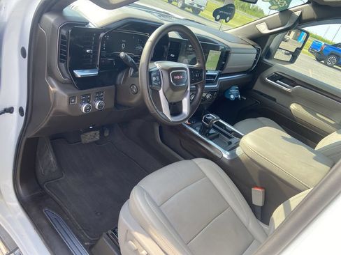 Used 2023 GMC Sierra 1500 SLT w/ SLT Premium Plus Package AWD/4WD image 10