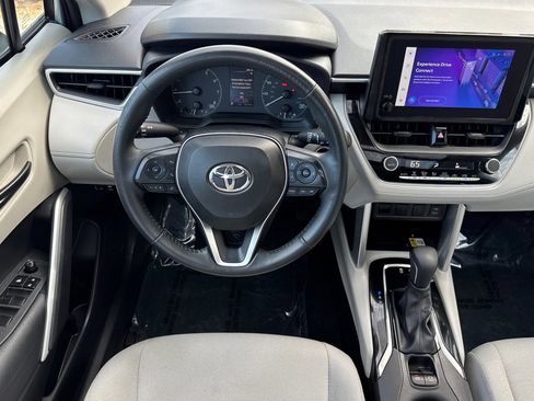 Used 2023 Toyota Corolla Cross LE w/ Moonroof Package AWD/4WD image 15