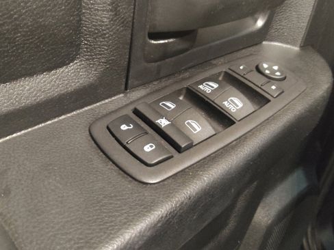 Used 2013 RAM 1500 Express image 27