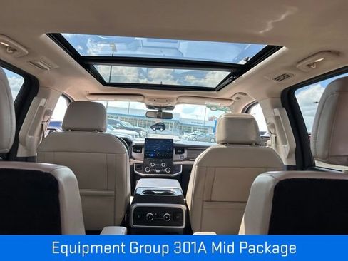 Used 2024 Ford Expedition Limited AWD/4WD image 7