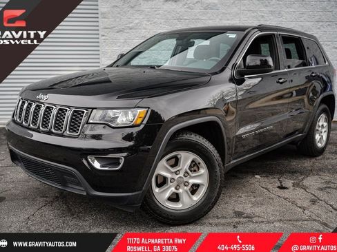Used 2017 Jeep Grand Cherokee Laredo image 1