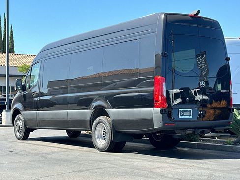 Used 2024 Mercedes-Benz Sprinter 3500 image 5