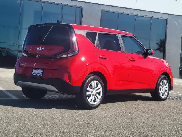 Used 2025 Kia Soul LX FWD image 4