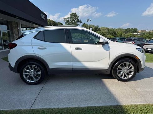 Used 2022 Buick Encore GX Essence w/ Experience Buick Package FWD image 20