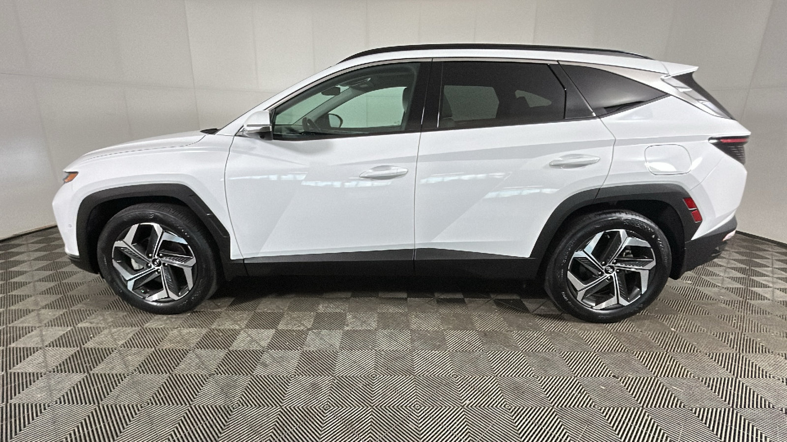 Used 2023 Hyundai Tucson Limited FWD image 7