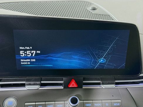 Certified 2024 Hyundai Elantra SEL image 8