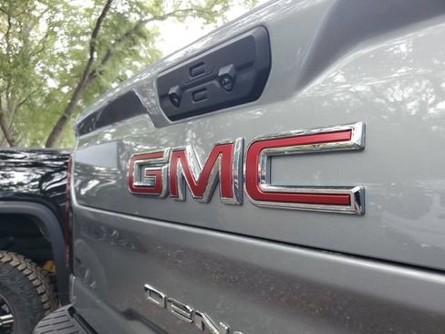 Used 2025 GMC Sierra 2500 Denali w/ Denali Reserve Package AWD/4WD image 6