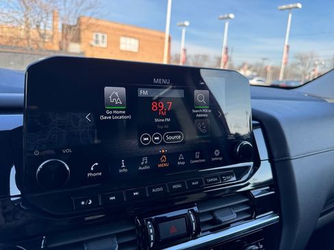 Used 2023 Nissan Pathfinder SL image 27