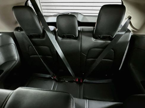 Used 2025 Nissan Pathfinder SL FWD image 29