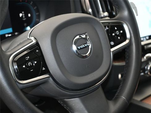 Used 2023 Volvo XC60 B6 Ultimate w/ Climate Package image 9