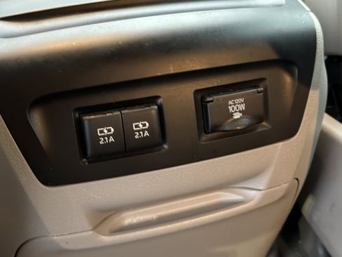 Used 2020 Toyota Sienna XLE image 22