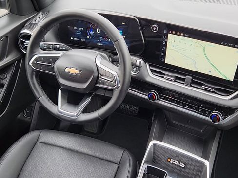 Used 2025 Chevrolet Equinox LT w/ Convenience Package II AWD/4WD image 5