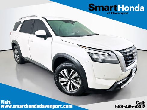 Used 2023 Nissan Pathfinder SL image 1