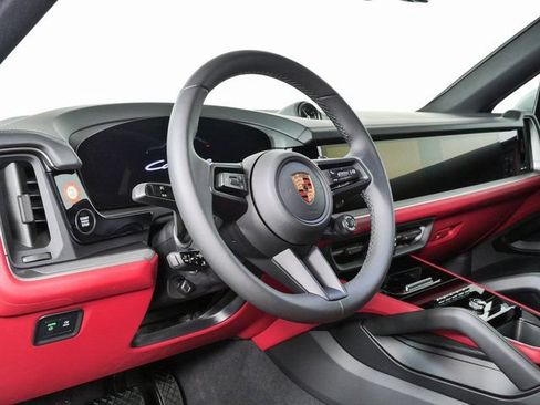 New 2026 Porsche Cayenne Coupe AWD/4WD image 4