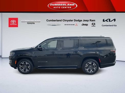 Used 2023 Jeep Wagoneer L Series III image 5