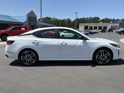 Used 2025 Nissan Sentra SR image 26