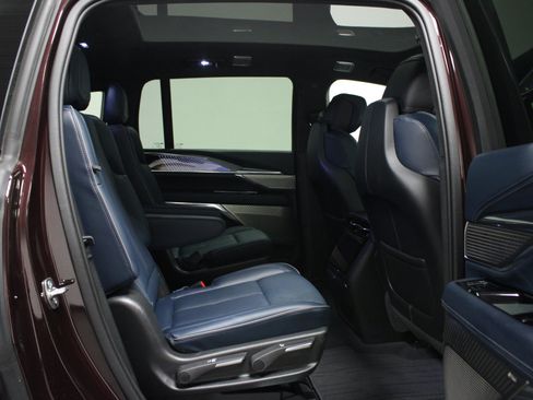 Used 2025 Cadillac Escalade IQ Luxury 2 w/ LPO, Premium Carpet Package AWD/4WD image 16