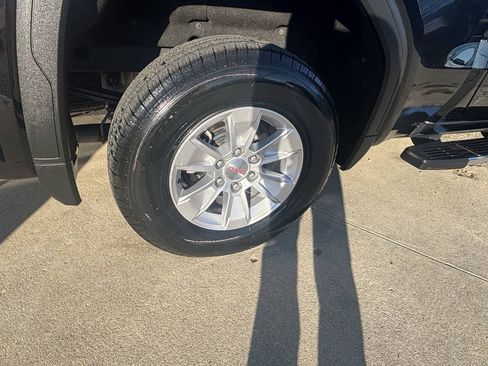Used 2019 GMC Sierra 1500 SLE w/ SLE Value Package AWD/4WD image 12