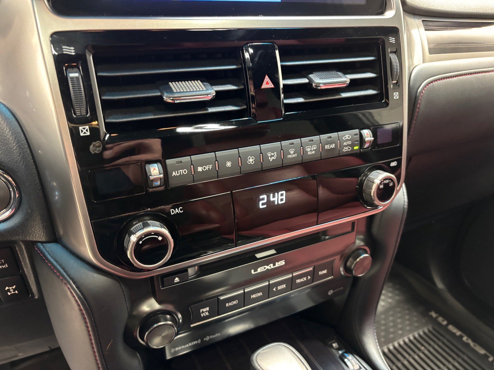 Used 2023 Lexus GX 460 Premium w/ Premium Package AWD/4WD image 15