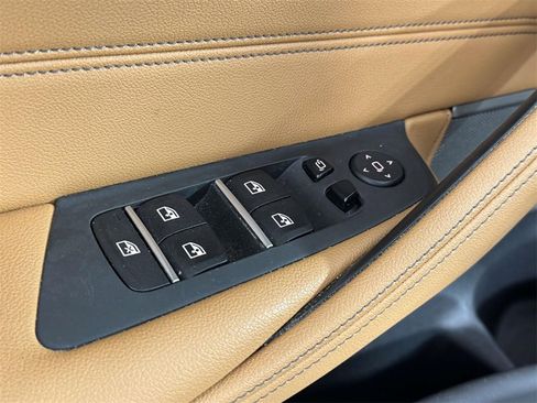 Used 2023 BMW 530i xDrive w/ Premium Package image 18