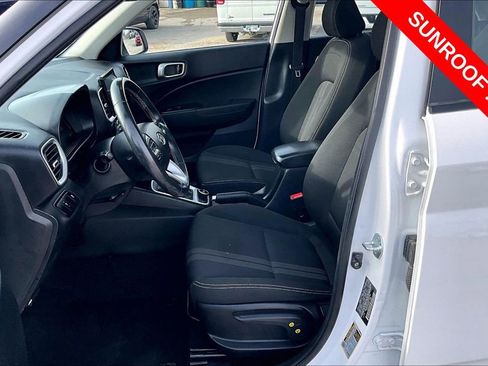 Used 2025 Hyundai Venue SEL FWD image 22