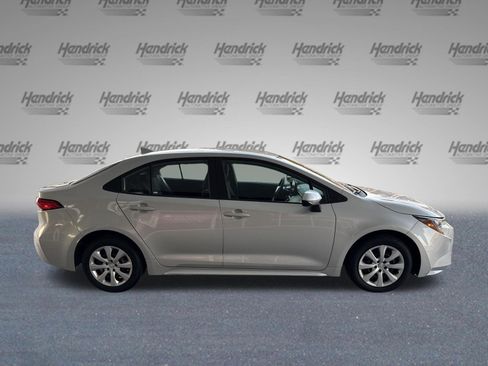 Used 2025 Toyota Corolla LE FWD image 10