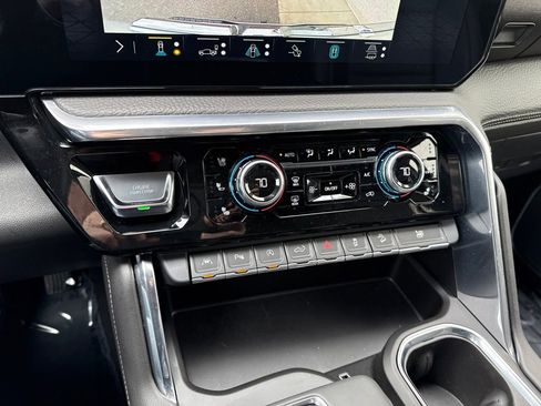 Used 2023 GMC Sierra 1500 Denali w/ Technology Package AWD/4WD image 21