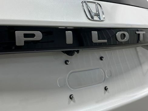 New 2026 Honda Pilot Touring image 10