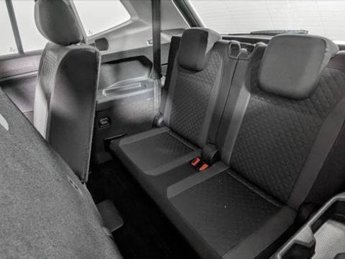 Used 2018 Volkswagen Tiguan S FWD image 18
