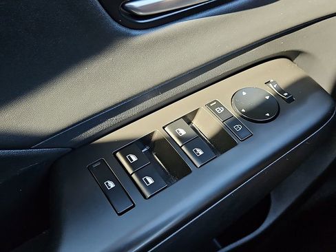 Used 2024 Hyundai Kona Limited image 17