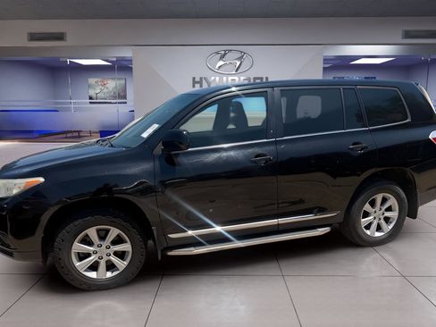 Used 2013 Toyota Highlander FWD image 10